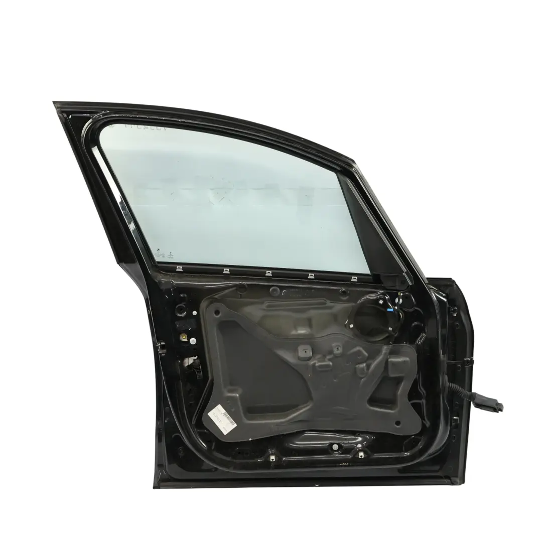 Tür Vorne Links Black Sapphire Schwarz Metallic - 475 für BMW F46 Gran Tourer mit Teilenummer 7392311 BMW F46 Gran Tourer Tür Vorne Links Black Sapphire Schwarz Metallic - 475 - SKU 7392311-BS1 - Teilenummer 7392311