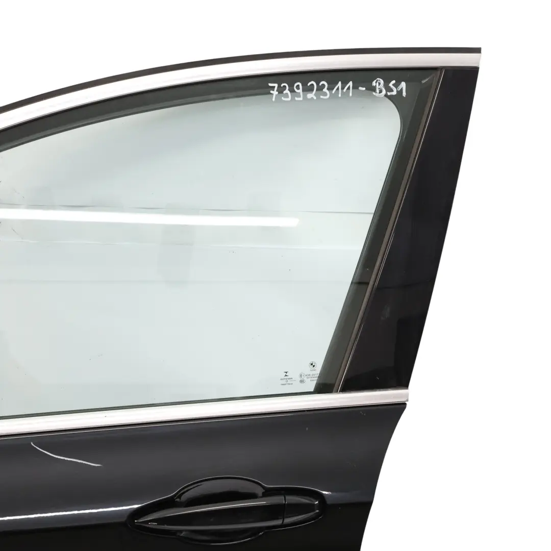 Drzwi Lewe Przednie Black Sapphire Czarny Metalik - 475 do BMW F46 Gran Tourer o numerze 7392311 BMW F46 Gran Tourer Drzwi Lewe Przednie Black Sapphire Czarny Metalik - 475 - SKU 7392311-BS1 - Numer Części 7392311