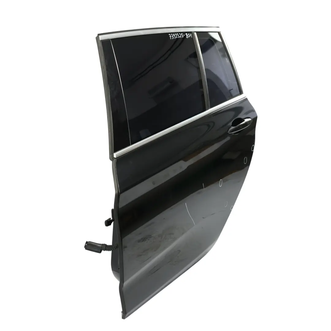 Porta Posteriore Sinistra Black Sapphire Metallic - 475 per BMW F46 Gran Tourer con numero di parte 7392325 BMW F46 Gran Tourer Porta Posteriore Sinistra Black Sapphire Metallic - 475 - SKU 7392325-BS1 - Numero di parte 7392325
