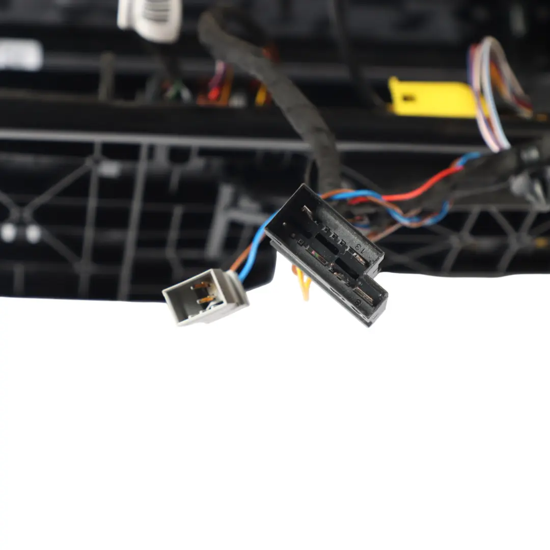 Front Seat BMW G20 G21 Sport Right O/S Leather Vernasca Black Gray Threads to with Part number 7472486 Front Seat BMW G20 G21 Sport Right O/S Leather Vernasca Black Gray Threads - SKU 7472486-1 - Part number 7472486