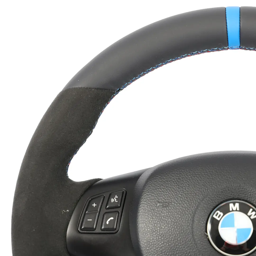 NUOVO Volante In Pelle M-Sport Di Spessore per BMW E81 E82 E87 E88 E90 E91 E92 E93 con numero di parte 7839114-9 BMW E81 E82 E87 E88 E90 E91 E92 E93 NUOVO Volante In Pelle M-Sport Di Spessore - SKU 7839114-9-SET - Numero di parte 7839114-9