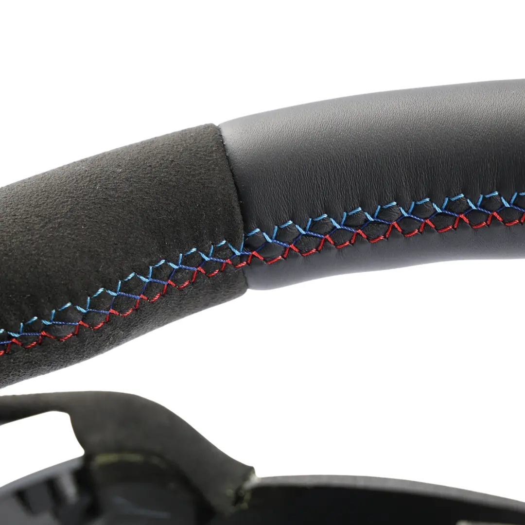 Volant NEUF Cuir Noir Alcantara M Sport Epais pour BMW F20 F21 F30 F32 à propos du numéro de pièce 7845877 BMW F20 F21 F30 F32 Volant NEUF Cuir Noir Alcantara M Sport Epais - SKU 7845877-5 - Numéro de pièce 7845877