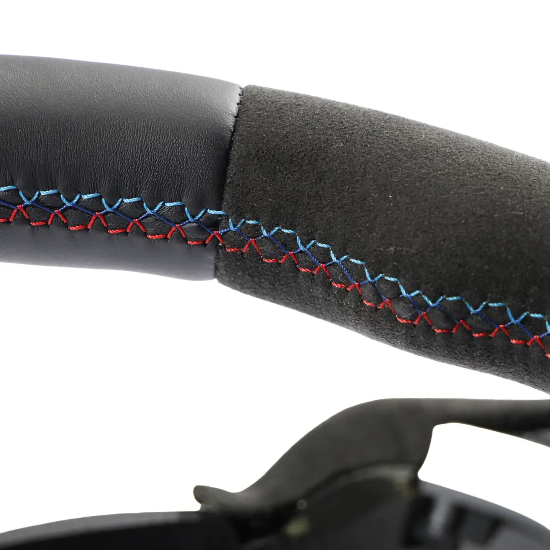 Volant NEUF Cuir Noir Alcantara M Sport Epais pour BMW F20 F21 F30 F32 à propos du numéro de pièce 7845877 BMW F20 F21 F30 F32 Volant NEUF Cuir Noir Alcantara M Sport Epais - SKU 7845877-5 - Numéro de pièce 7845877