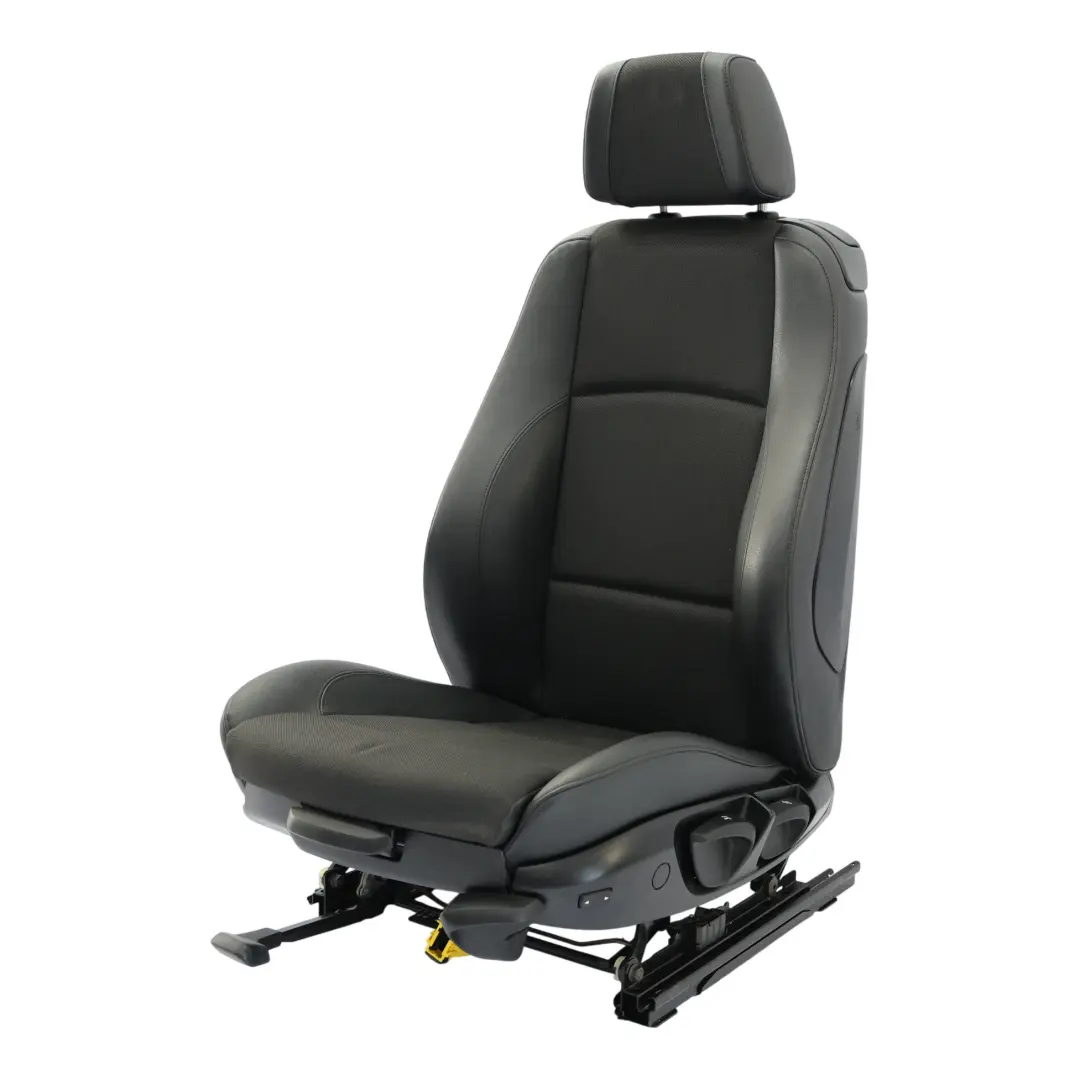 Sedile anteriore BMW E81 E82 M Sport lato sinistro Panno nero / similpelle per con numero di parte 7903451 Sedile anteriore BMW E81 E82 M Sport lato sinistro Panno nero / similpelle - SKU 7903451-2 - Numero di parte 7903451