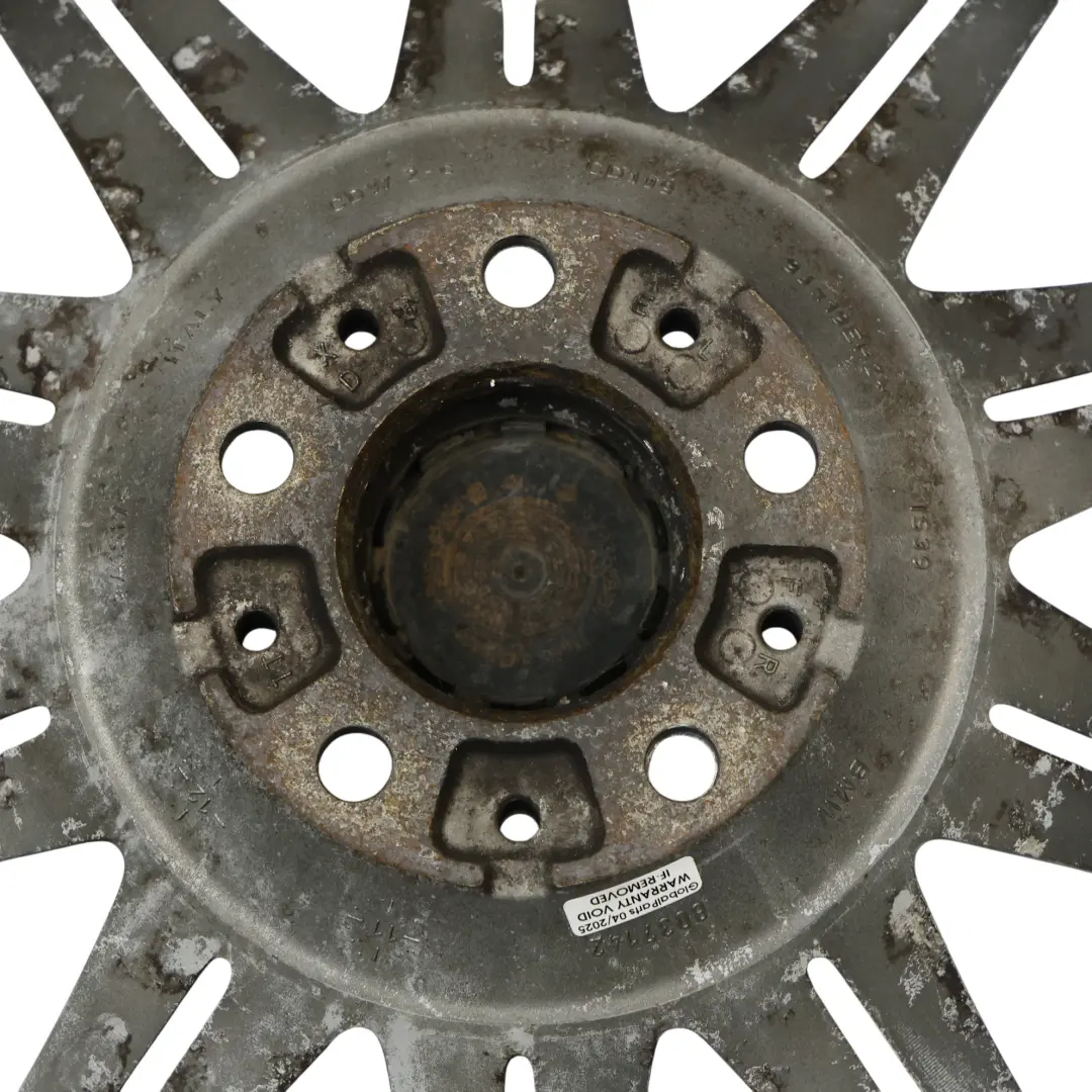 Hinten Alu Felge Alufelge 19" M Double Spoke 225 9J ET:39 für BMW E90 E91 E92 mit Teilenummer 8037142 BMW E90 E91 E92 Hinten Alu Felge Alufelge 19" M Double Spoke 225 9J ET:39 - SKU 8037142-1 - Teilenummer 8037142