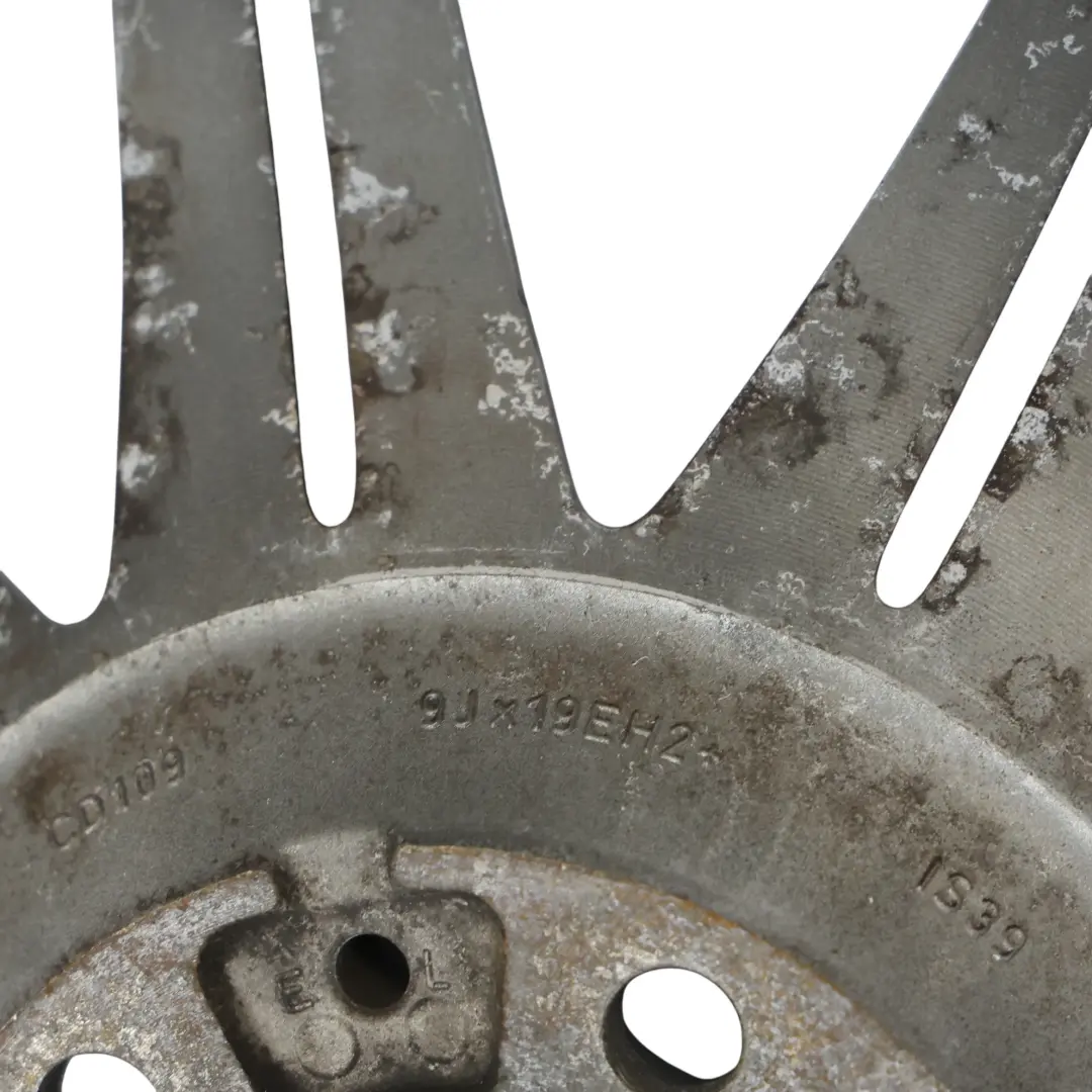 Hinten Alu Felge Alufelge 19" M Double Spoke 225 9J ET:39 für BMW E90 E91 E92 mit Teilenummer 8037142 BMW E90 E91 E92 Hinten Alu Felge Alufelge 19" M Double Spoke 225 9J ET:39 - SKU 8037142-1 - Teilenummer 8037142