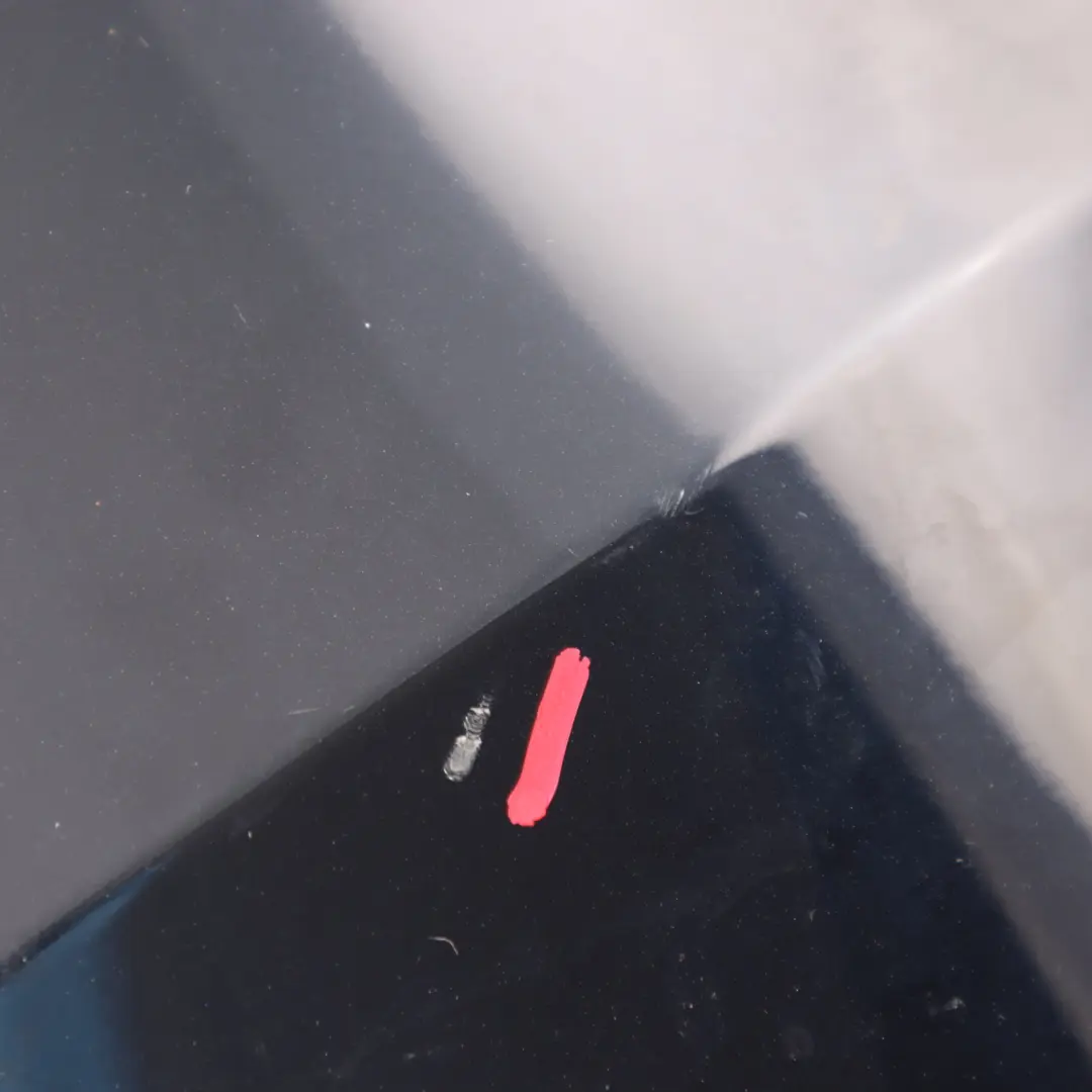 Heckstoßstange links seitliche Zierleiste Carbon Schwarz 416 für BMW X5 E70 M Sport mit Teilenummer 8037281 BMW X5 E70 M Sport Heckstoßstange links seitliche Zierleiste Carbon Schwarz 416 - SKU 8037281-CAR1 - Teilenummer 8037281