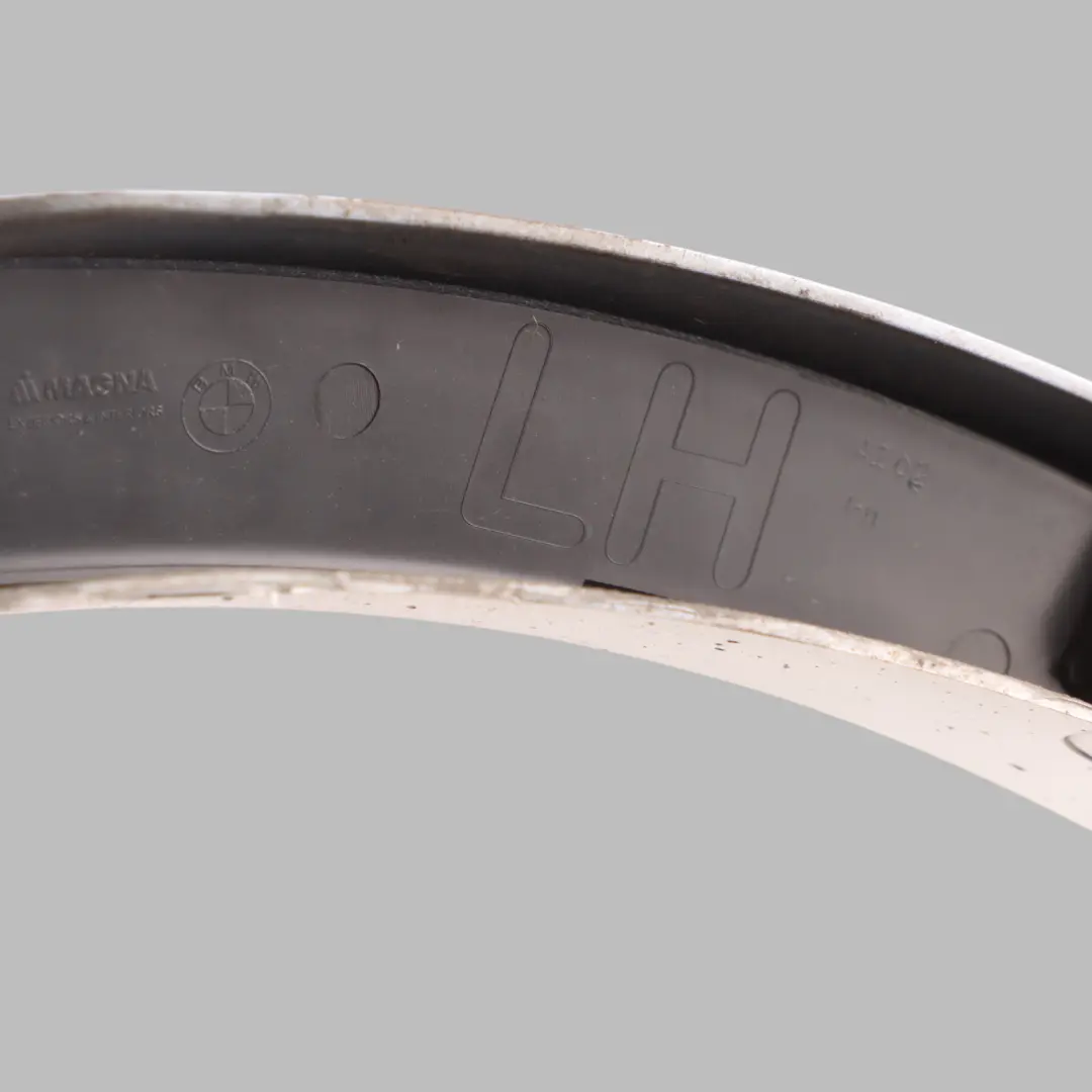 Arch Cover Moulding Trim Left N/S Alpinweiss 3 300 to BMW F25 M Rear Wheel with Part number 8052077 BMW F25 M Rear Wheel Arch Cover Moulding Trim Left N/S Alpinweiss 3 300 - SKU 8052077-AW - Part number 8052077