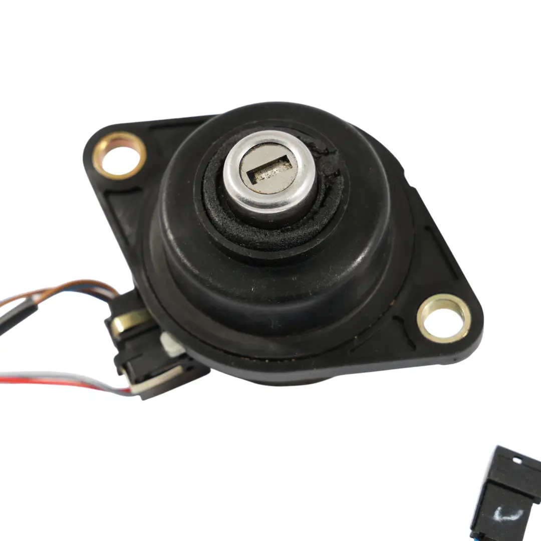 Zatrzask Zamek Pokrywy Bagażnika Tylny do BMW E38 o numerze 8166688 BMW E38 Zatrzask Zamek Pokrywy Bagażnika Tylny - SKU 8166688 - Numer Części 8166688