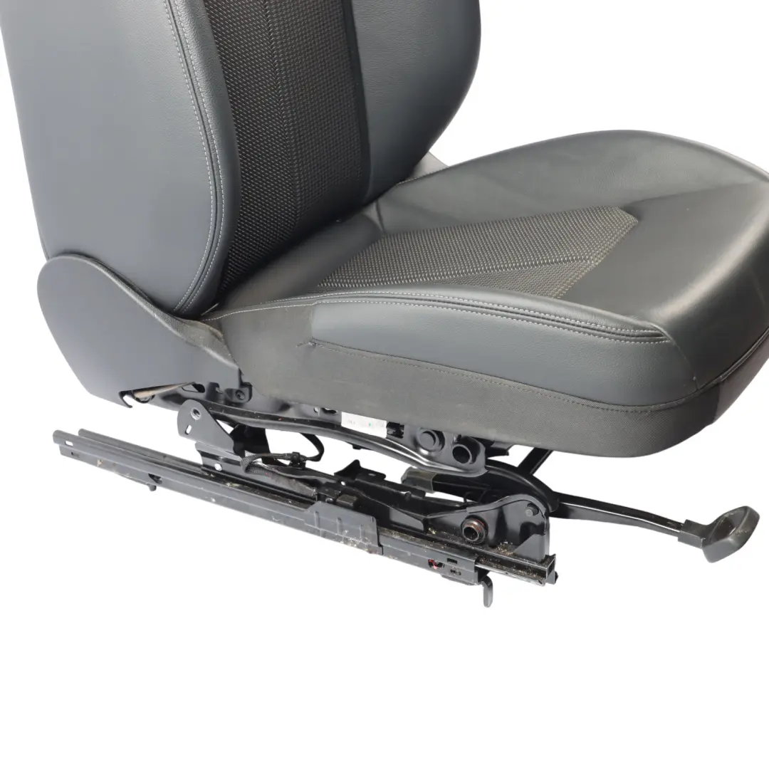 Audi Q2 GA Asiento Delantero Izquierdo Interior S Line Medio Cuero Negro Gris - SKU 81A881805AP-2 - Número de pieza 81A881805AP