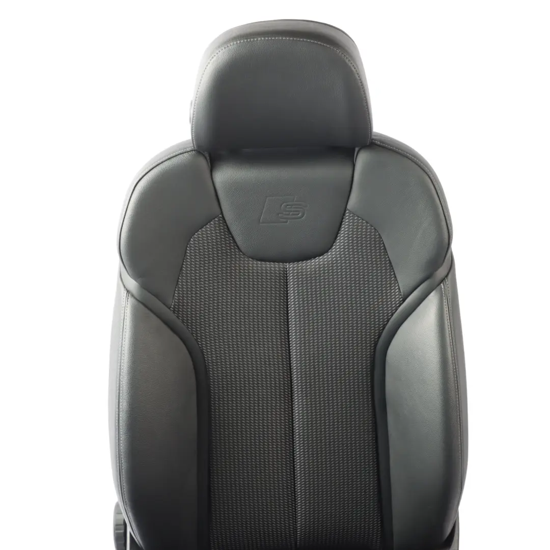 Sedile Anteriore Destro Interno S Line Mezza Pelle Nero Grigio per Audi Q2 GA con numero di parte 81A881806AP Audi Q2 GA Sedile Anteriore Destro Interno S Line Mezza Pelle Nero Grigio - SKU 81A881806AP-2 - Numero di parte 81A881806AP