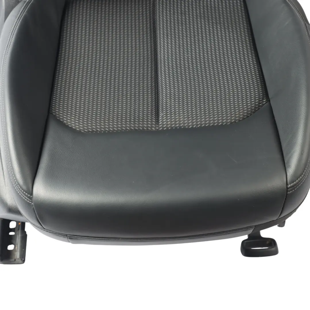 Audi Q2 GA Asiento Delantero Derecho Interior S Line Medio Cuero Negro Gris - SKU 81A881806AP-2 - Número de pieza 81A881806AP