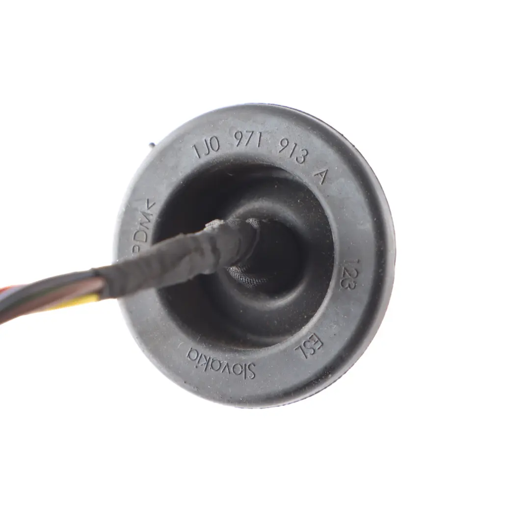 Audi Q2 GA Rear Lamp Trunk Light Right O/S Wiring Loom Harness Cable - SKU 81A945092C-2 - Part number 81A945092C