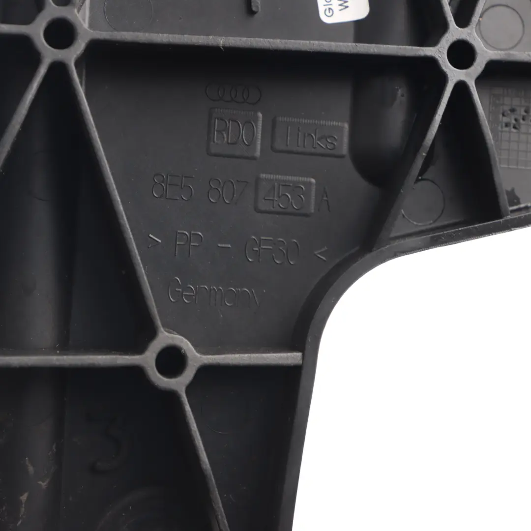 Prowadnica Mocowania Zderzaka Tylna Lewa do Audi A4 B7 o numerze 8E5807453A Audi A4 B7 Prowadnica Mocowania Zderzaka Tylna Lewa - SKU 8E5807453A - Numer Części 8E5807453A