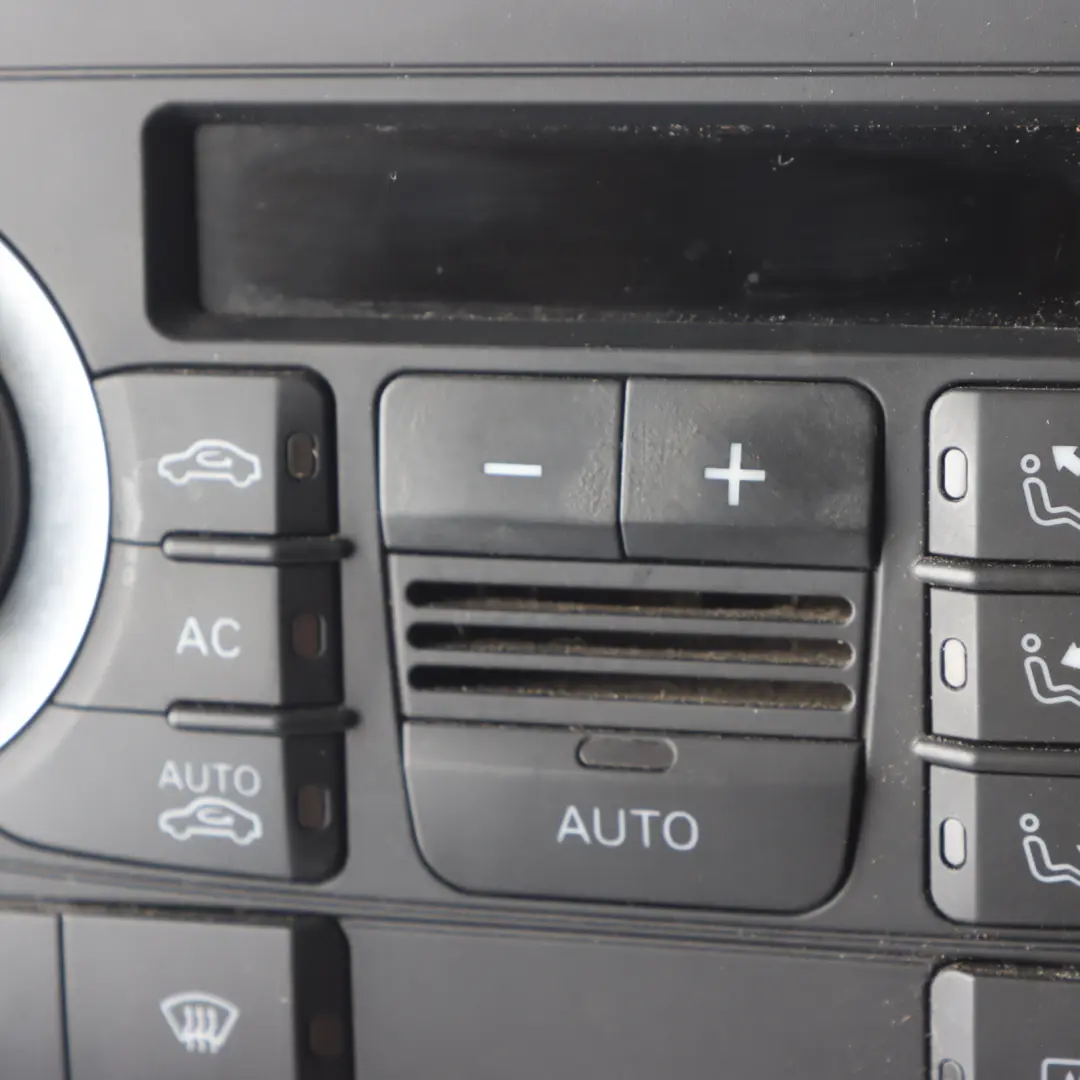 Panneau Commande Chauffage Climatisation Du Tableau Bord pour Audi A3 8P à propos du numéro de pièce 8P0820043BG Audi A3 8P Panneau Commande Chauffage Climatisation Du Tableau Bord - SKU 8P0820043BG - Numéro de pièce 8P0820043BG