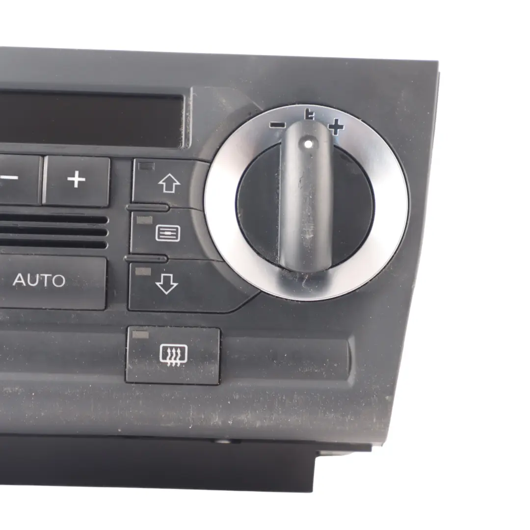 Dashboard Air Vent A/C Heater Climate Control Panel to Audi A3 8P with Part number 8P0820043P Audi A3 8P Dashboard Air Vent A/C Heater Climate Control Panel - SKU 8P0820043P - Part number 8P0820043P