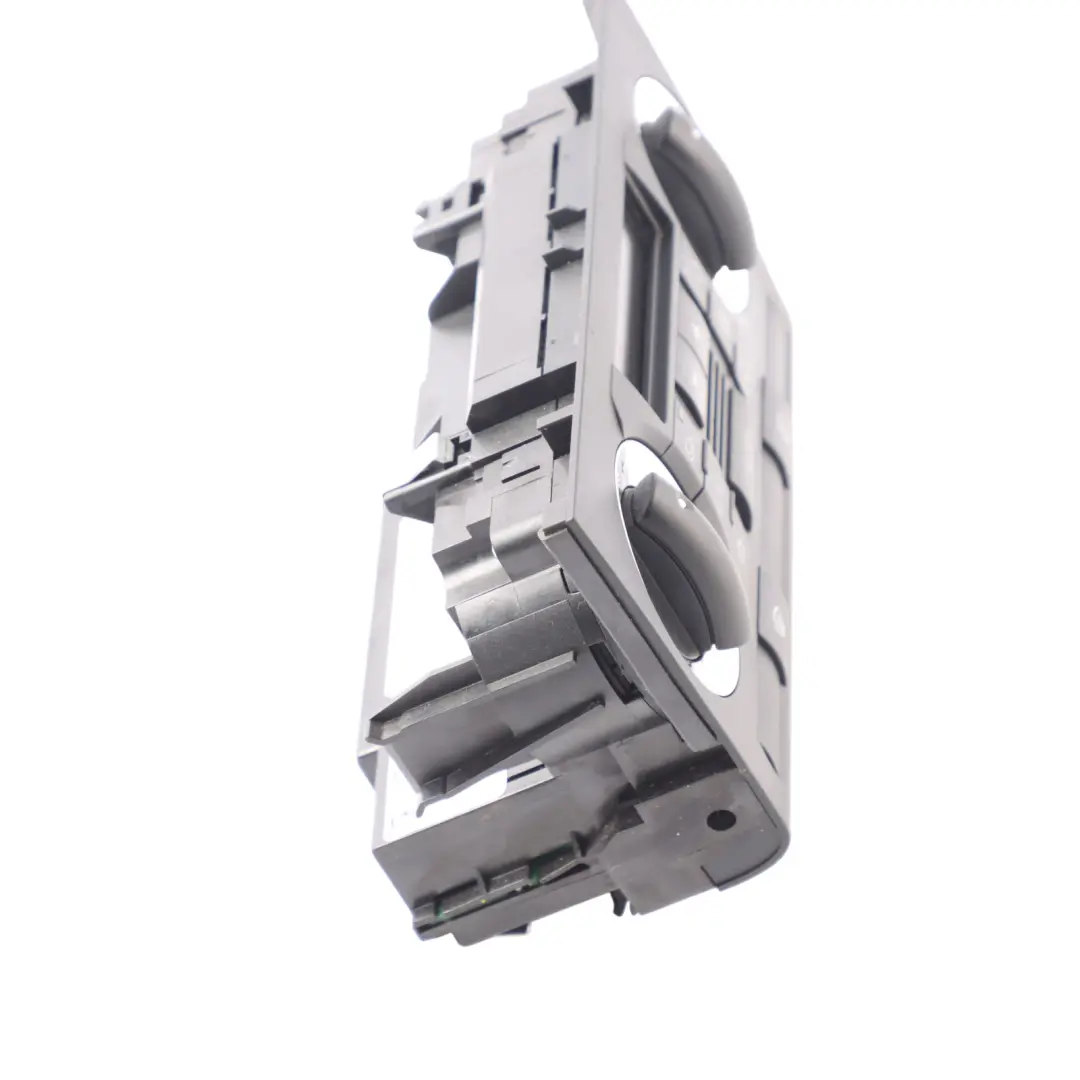 Dashboard Air Vent A/C Heater Climate Control Panel to Audi A3 8P with Part number 8P0820043P Audi A3 8P Dashboard Air Vent A/C Heater Climate Control Panel - SKU 8P0820043P - Part number 8P0820043P