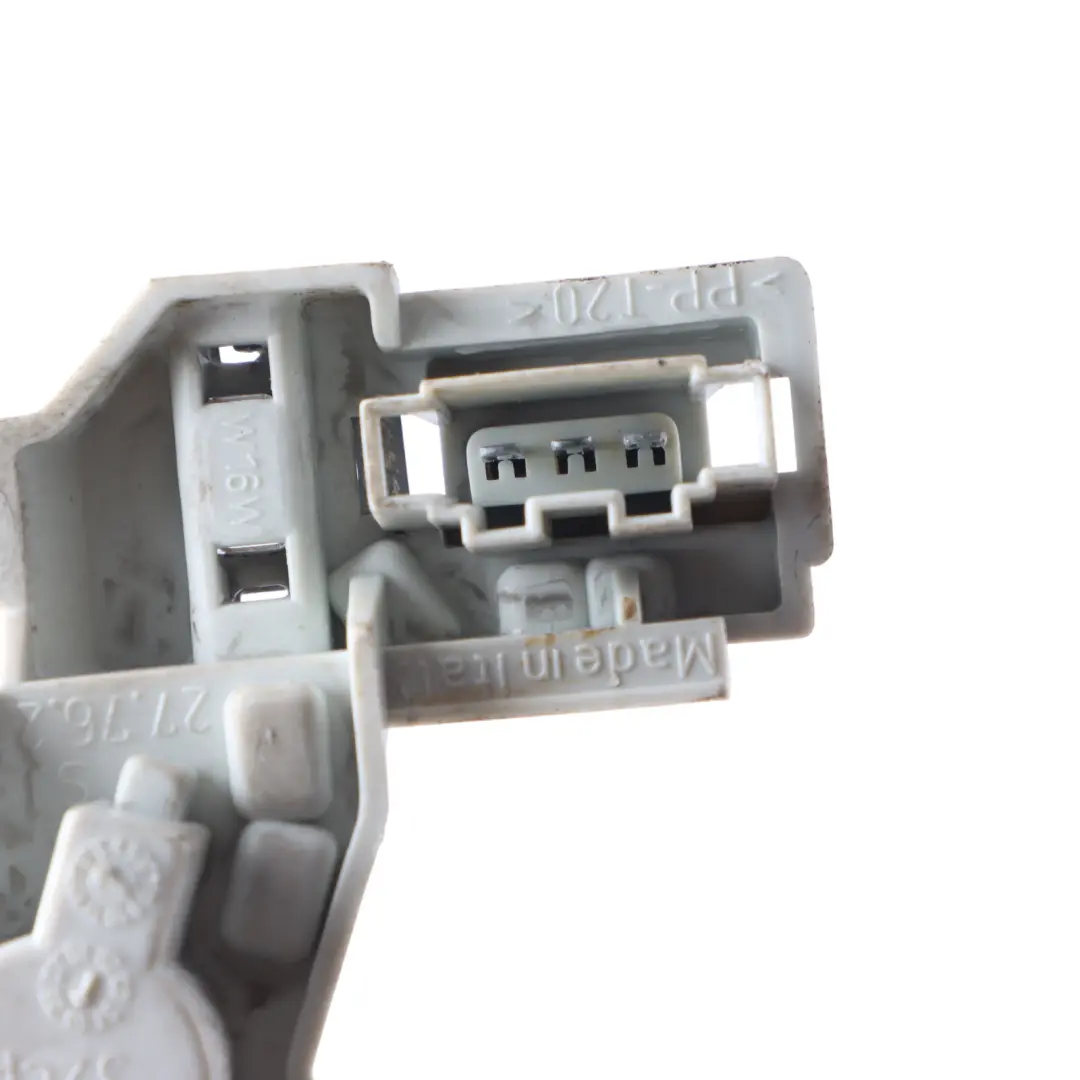 Supporto Lampadina Posteriore Interno Sinistro Presa Portellone per Audi A3 S3 8P con numero di parte 8P4945257A Audi A3 S3 8P Supporto Lampadina Posteriore Interno Sinistro Presa Portellone - SKU 8P4945257A - Numero di parte 8P4945257A