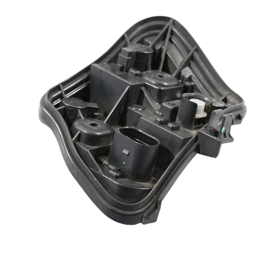 Uchwyt Gniazdo Wkład Zewnętrznej Tylnej Lewej Lampy do Audi A3 8P o numerze 8P4945257D Audi A3 8P Uchwyt Gniazdo Wkład Zewnętrznej Tylnej Lewej Lampy - SKU 8P4945257D - Numer Części 8P4945257D