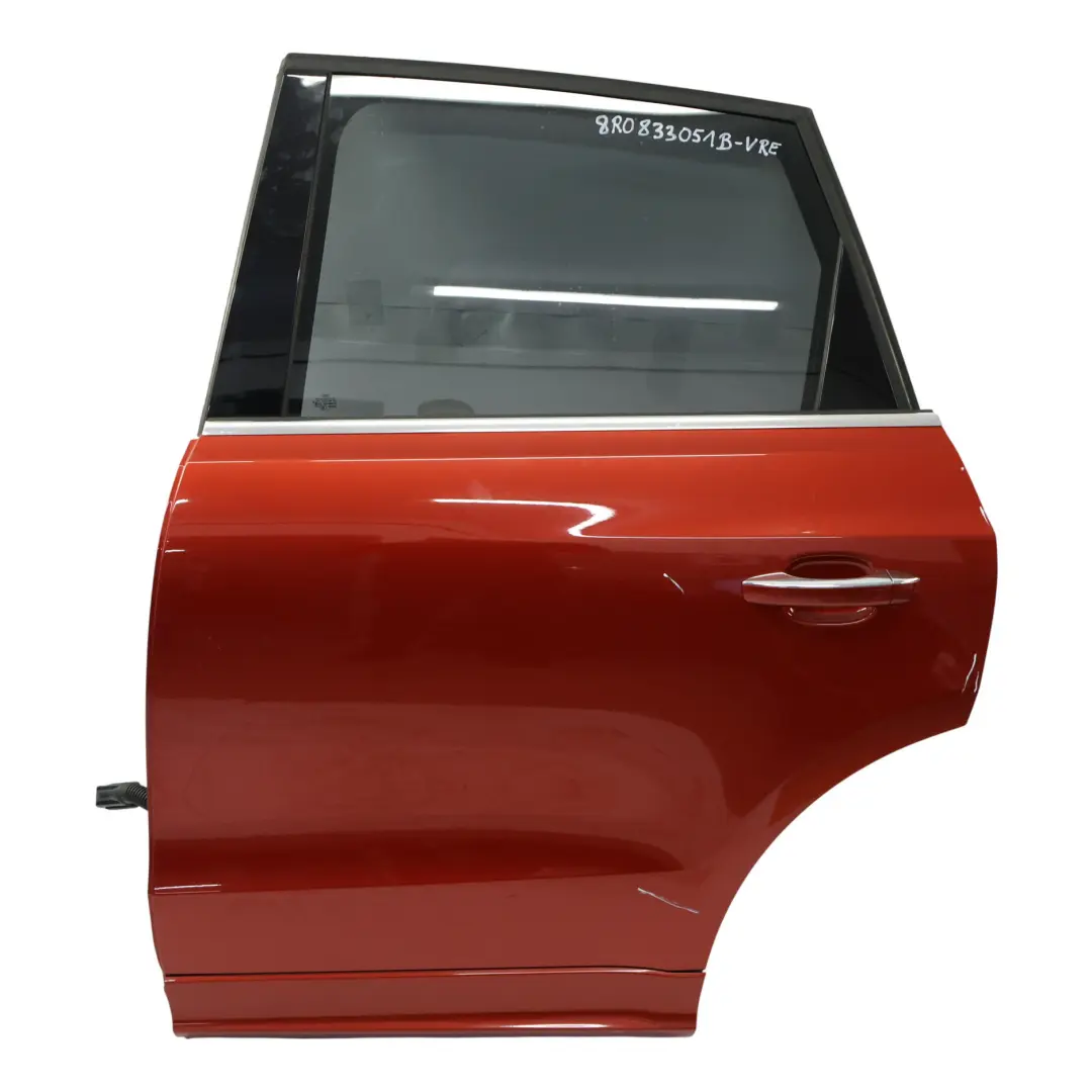 Porta Posteriore Sinistra Volcano Red Metallic Rosso - Y3M per Audi Q5 8R con numero di parte 8R0833051B Audi Q5 8R Porta Posteriore Sinistra Volcano Red Metallic Rosso - Y3M - SKU 8R0833051B-VRE - Numero di parte 8R0833051B