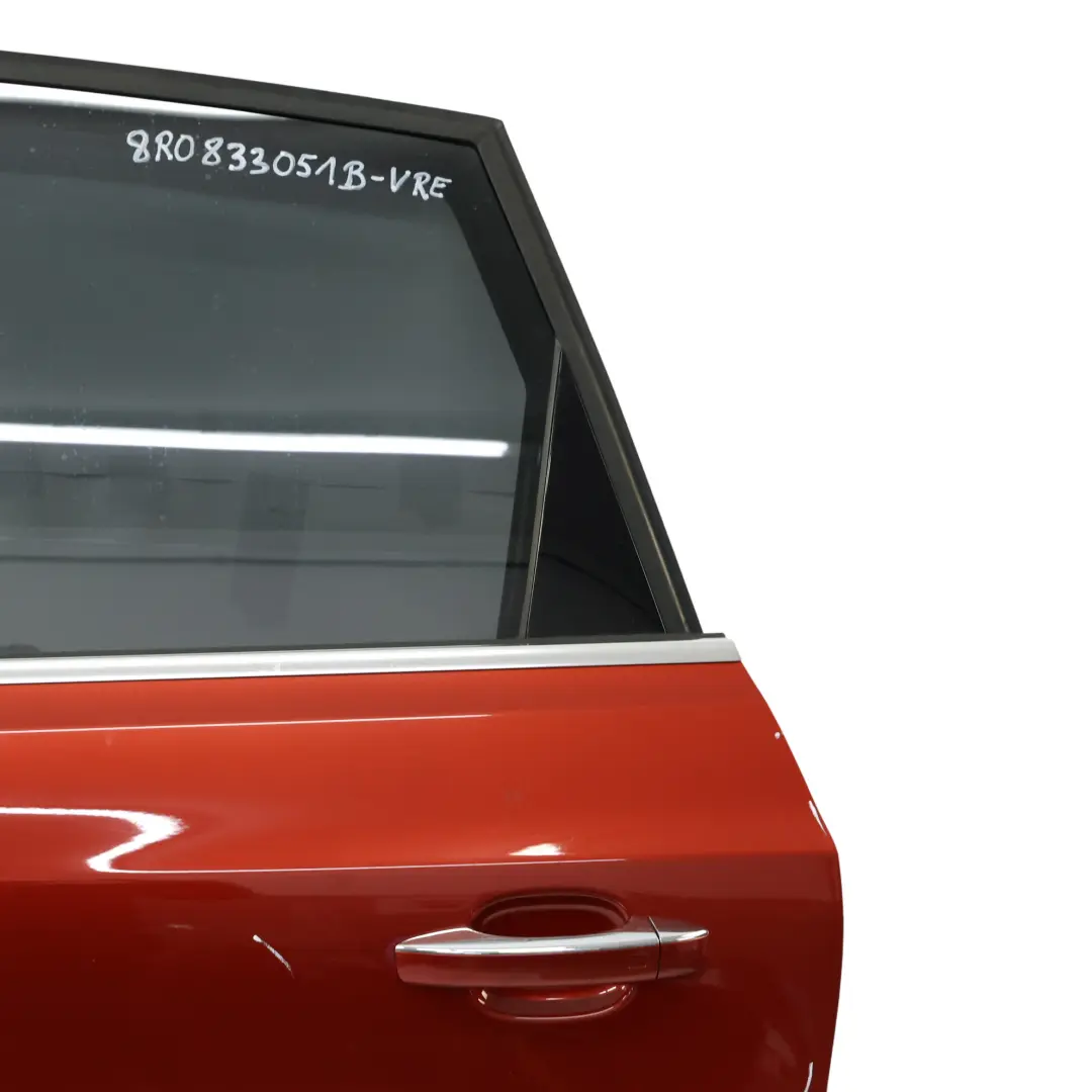 Puerta Trasera Izquierda Volcano Red Metallic - Y3M para Audi Q5 8R con número de pieza 8R0833051B Audi Q5 8R Puerta Trasera Izquierda Volcano Red Metallic - Y3M - SKU 8R0833051B-VRE - Número de pieza 8R0833051B