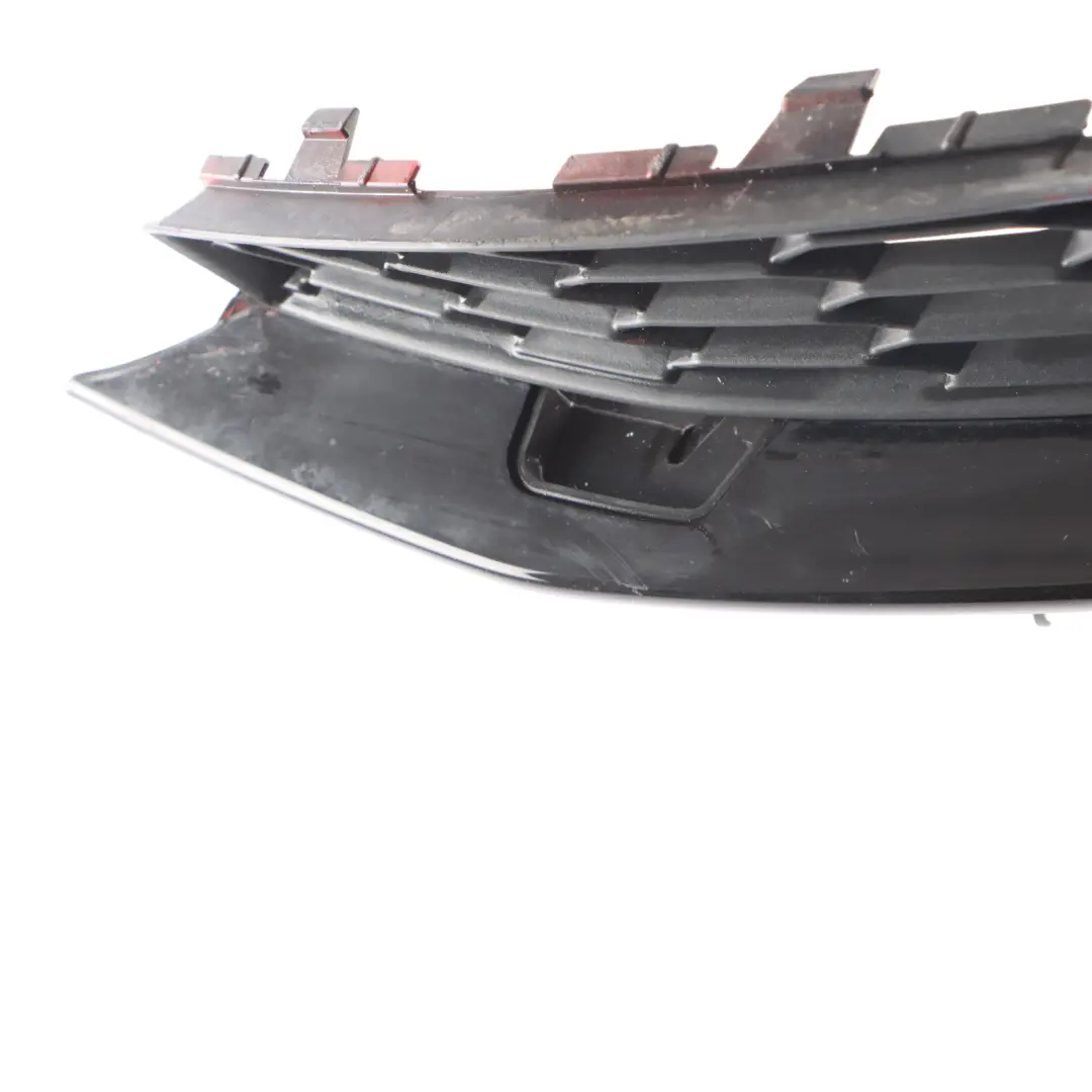 Fog Light Cover Front Bumper Right O/S Grid Grille Trim to Audi A5 S5 8T with Part number 8T0807682P Audi A5 S5 8T Fog Light Cover Front Bumper Right O/S Grid Grille Trim - SKU 8T0807682P - Part number 8T0807682P