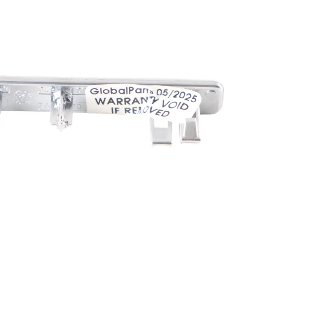 Armaturenbrett Aufbewahrung Emblem Abzeichen Quattro Silber für Audi A5 8T mit Teilenummer 8T0853191 Audi A5 8T Armaturenbrett Aufbewahrung Emblem Abzeichen Quattro Silber - SKU 8T0853191 - Teilenummer 8T0853191