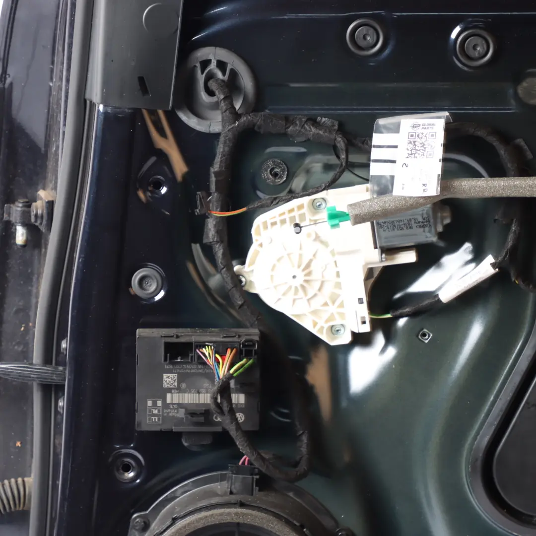 Door Rear Right O/S Covering Cobalt Blue Metallic - Z5Q to Audi Q3 8U with Part number 8U0833052B Audi Q3 8U Door Rear Right O/S Covering Cobalt Blue Metallic - Z5Q - SKU 8U0833052B-CBM - Part number 8U0833052B