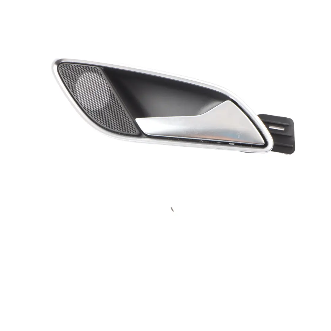 Uchwyt Klamka Drzwi Tył Prawa Strona do Audi Q3 8U o numerze 8U0839020C Audi Q3 8U Uchwyt Klamka Drzwi Tył Prawa Strona - SKU 8U0839020C - Numer Części 8U0839020C