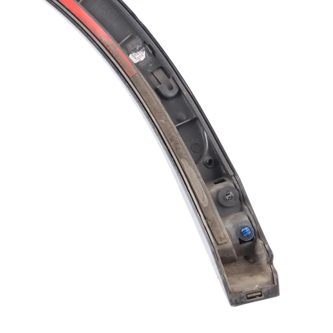 Audi Q3 8U Moulure de passage roue arrière gauche Noir Mythique Métallisé - Y9T - SKU 8U0853817A-MYB - Numéro de pièce 8U0853817A