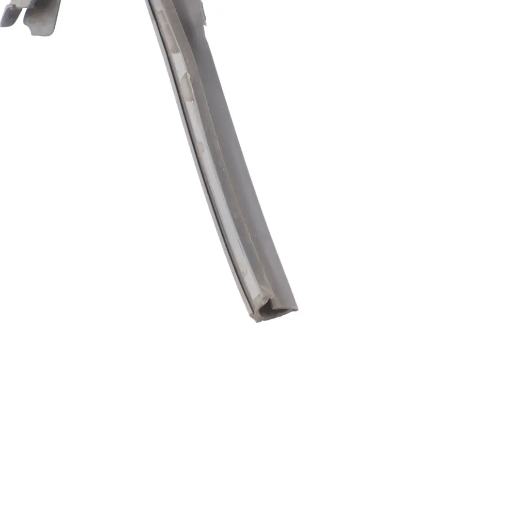 Sportback 5Dr Canale Guida Finestrino Posteriore Destro Guarnizione per Audi A3 8V con numero di parte 8V4839440B Audi A3 8V Sportback 5Dr Canale Guida Finestrino Posteriore Destro Guarnizione - SKU 8V4839440B - Numero di parte 8V4839440B