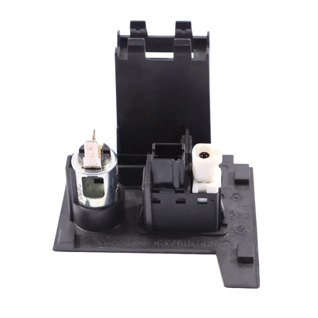 Presa Accendino BMW F12 F13 Coperchio Console Centrale per con numero di parte 9197318 Presa Accendino BMW F12 F13 Coperchio Console Centrale - SKU 9197318 - Numero di parte 9197318