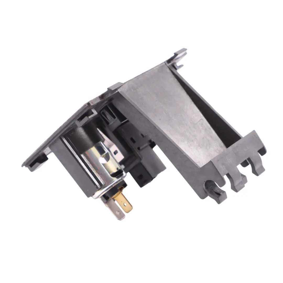  Toma De Mechero BMW F12 F13 Tapa Consola Central - SKU 9197318 - Número de pieza 9197318
