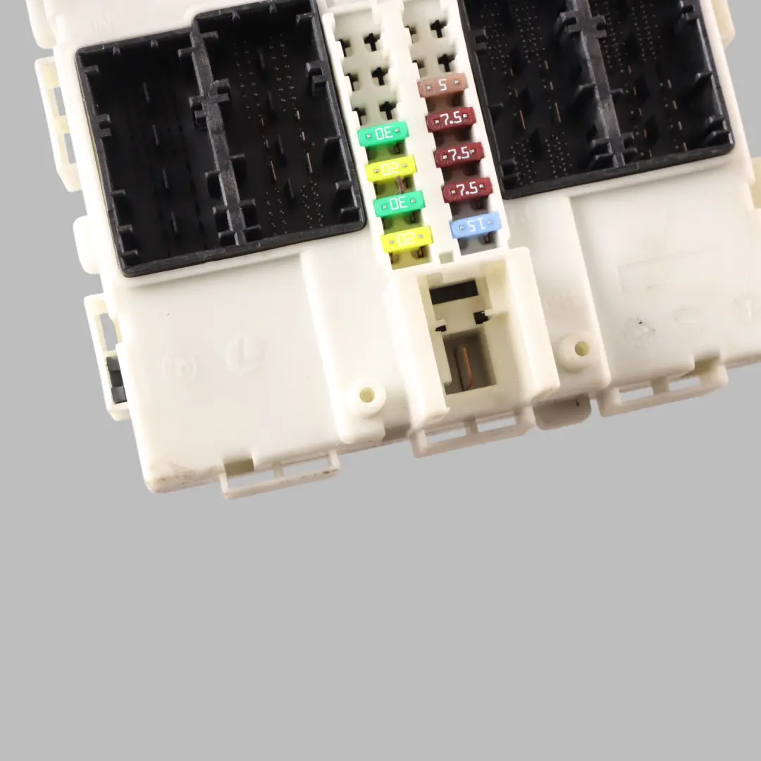 Front Electronic Module Control Unit FEM to BMW F20 F30 F36 with Part number 9381102 BMW F20 F30 F36 Front Electronic Module Control Unit FEM - SKU 9381102 - Part number 9381102