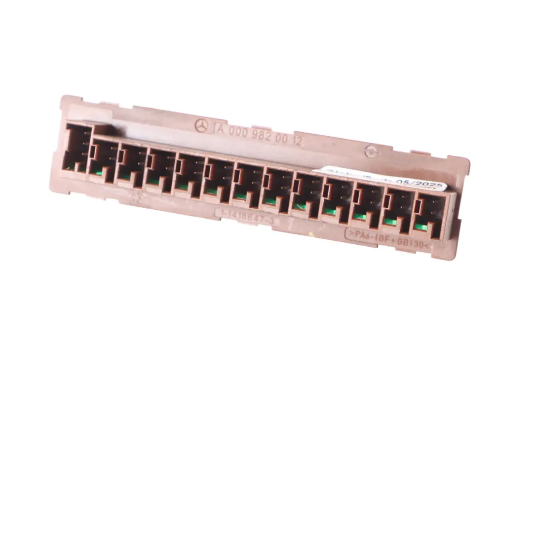 Mercedes W176 W212 W246 Convertisseur de tension Distributeur puissance Onduleur - SKU A0009820012 - Numéro de pièce A0009820012