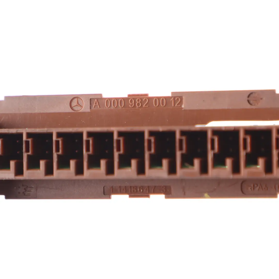 Mercedes W176 W212 W246 Convertisseur de tension Distributeur puissance Onduleur - SKU A0009820012 - Numéro de pièce A0009820012