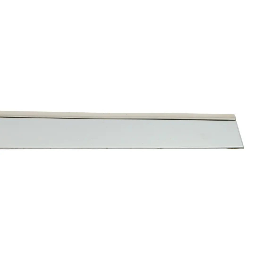 Embellecedor Puerta Trasera Derecha Iridium Silver - 775 para Mercedes GL W164 con número de pieza A1646905662 Mercedes GL W164 Embellecedor Puerta Trasera Derecha Iridium Silver - 775 - SKU A1646905662-IRS - Número de pieza A1646905662