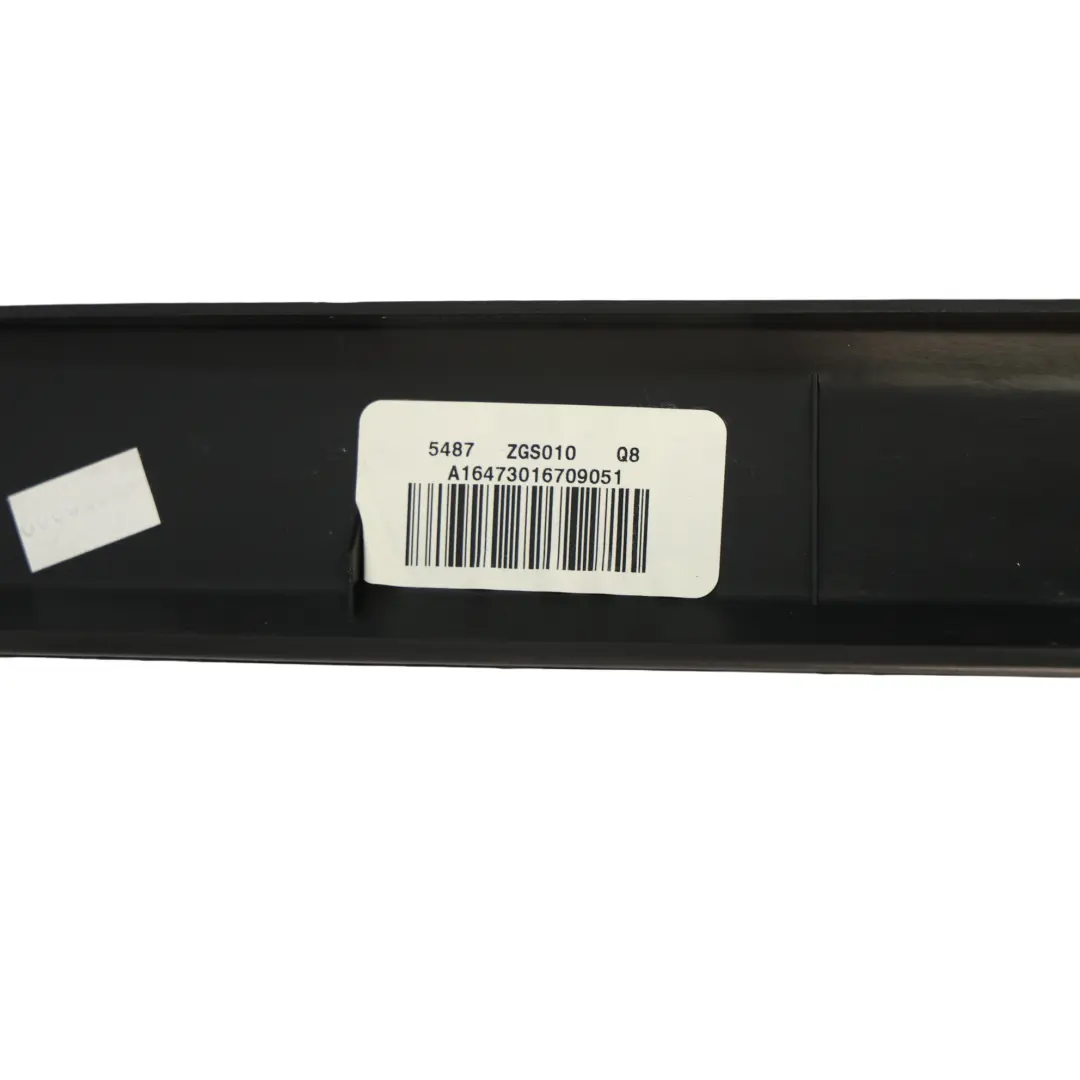 Guarnizione Finestrino Porta Posteriore Destra Telaio per Mercedes X164 con numero di parte A1647301670 Mercedes X164 Guarnizione Finestrino Porta Posteriore Destra Telaio - SKU A1647301670 - Numero di parte A1647301670