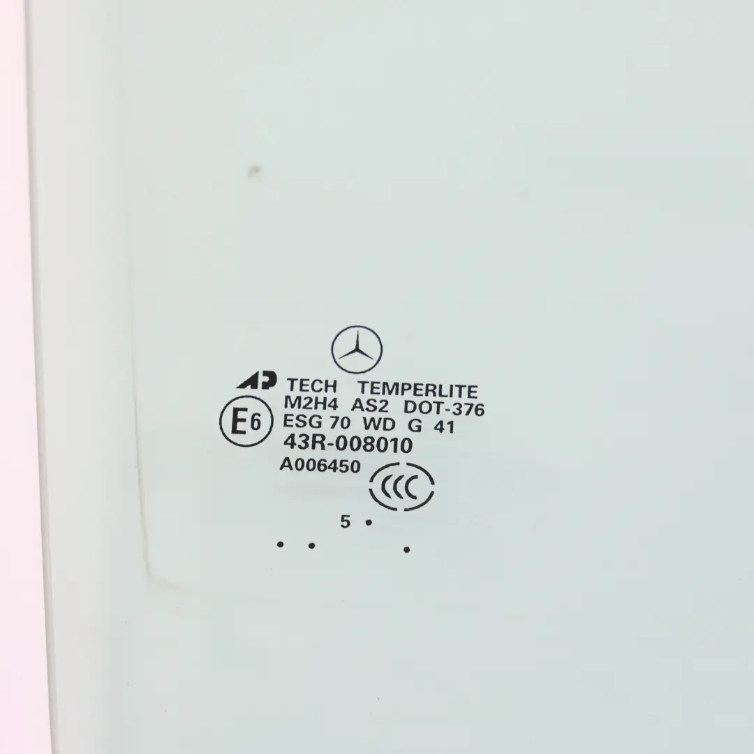 Vetro Finestrino Porta Posteriore Destra Verde AS2 per Mercedes X164 con numero di parte A1647350610 Mercedes X164 Vetro Finestrino Porta Posteriore Destra Verde AS2 - SKU A1647350610 - Numero di parte A1647350610