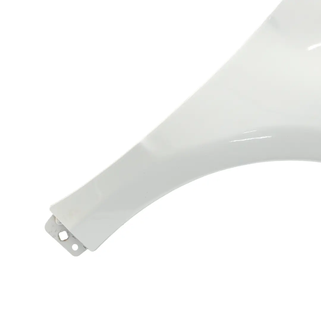 Panel lateral derecho delantero Guardabarros Polar Silver - 761 para Mercedes W169 con número de pieza A1698810201 Mercedes W169 Panel lateral derecho delantero Guardabarros Polar Silver - 761 - SKU A1698810201-PLS1 - Número de pieza A1698810201