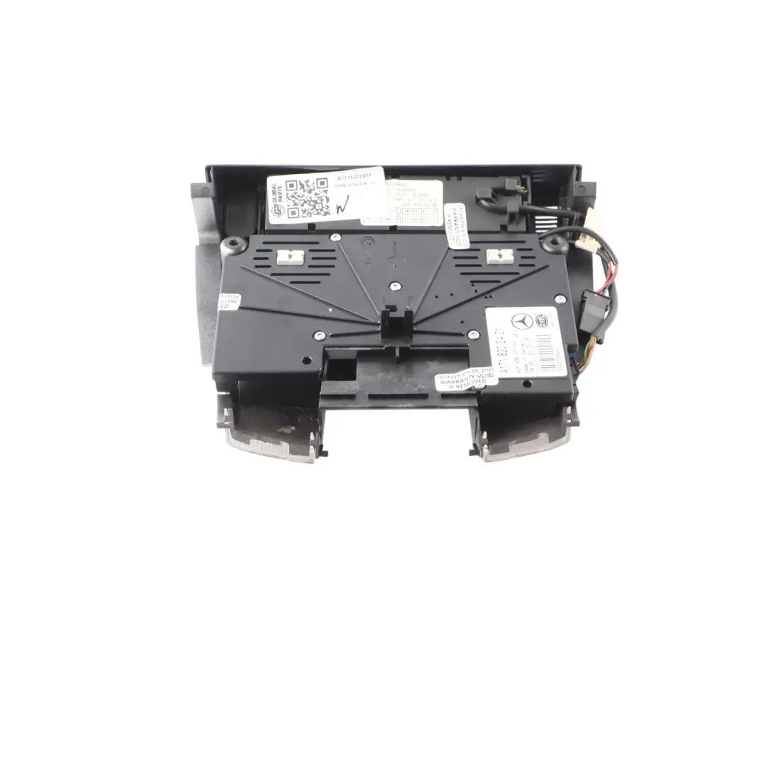 Luz de techo Luz de lectura Panel de control Hella para Mercedes SLK R171 con número de pieza A1718202401 Mercedes SLK R171 Luz de techo Luz de lectura Panel de control Hella - SKU A1718202401 - Número de pieza A1718202401