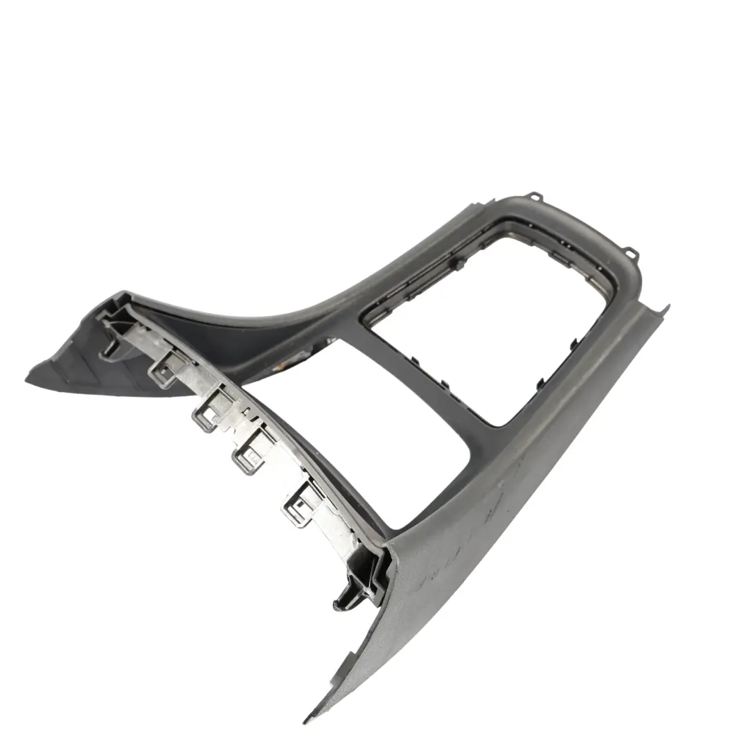 Console Centrale Pannello Rivestimento Cassetto Nero per Mercedes W176 con numero di parte A1766807100 Mercedes W176 Console Centrale Pannello Rivestimento Cassetto Nero - SKU A1766807100 - Numero di parte A1766807100