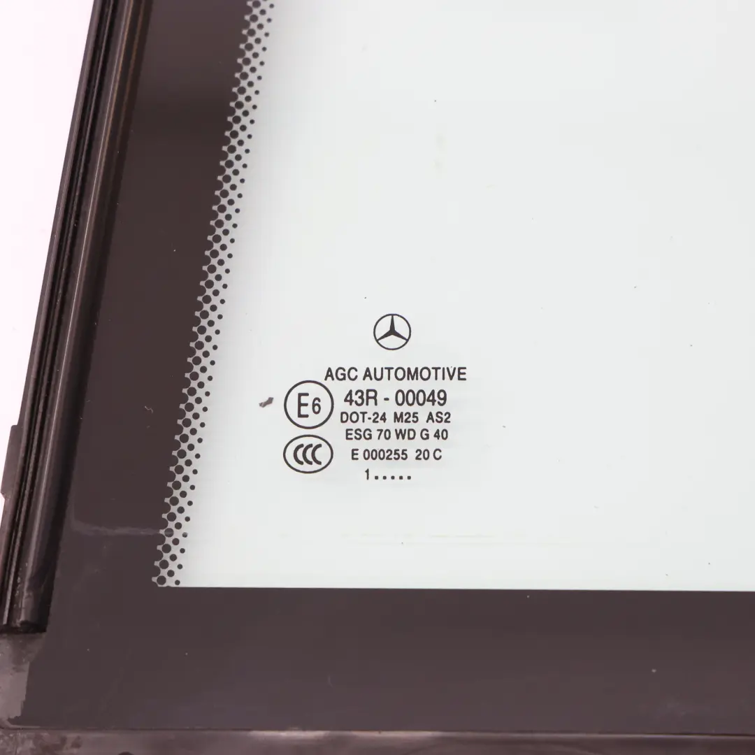 Hinten Links Viertel Seiten Scheibe Grün Glas AS2 für Mercedes W204 mit Teilenummer A2047303500 Mercedes W204 Hinten Links Viertel Seiten Scheibe Grün Glas AS2 - SKU A2047303500-1 - Teilenummer A2047303500