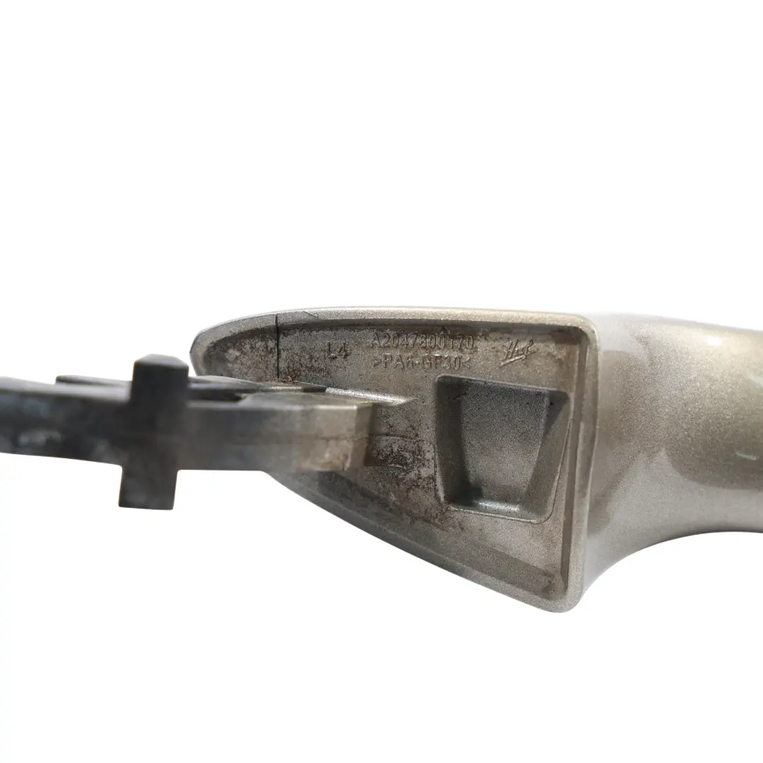 Maniglia Porta Anteriore Posteriore Destra Sanidine Beige - 798 per Mercedes W204 con numero di parte A2047600270 Mercedes W204 Maniglia Porta Anteriore Posteriore Destra Sanidine Beige - 798 - SKU A2047600270-SAN - Numero di parte A2047600270