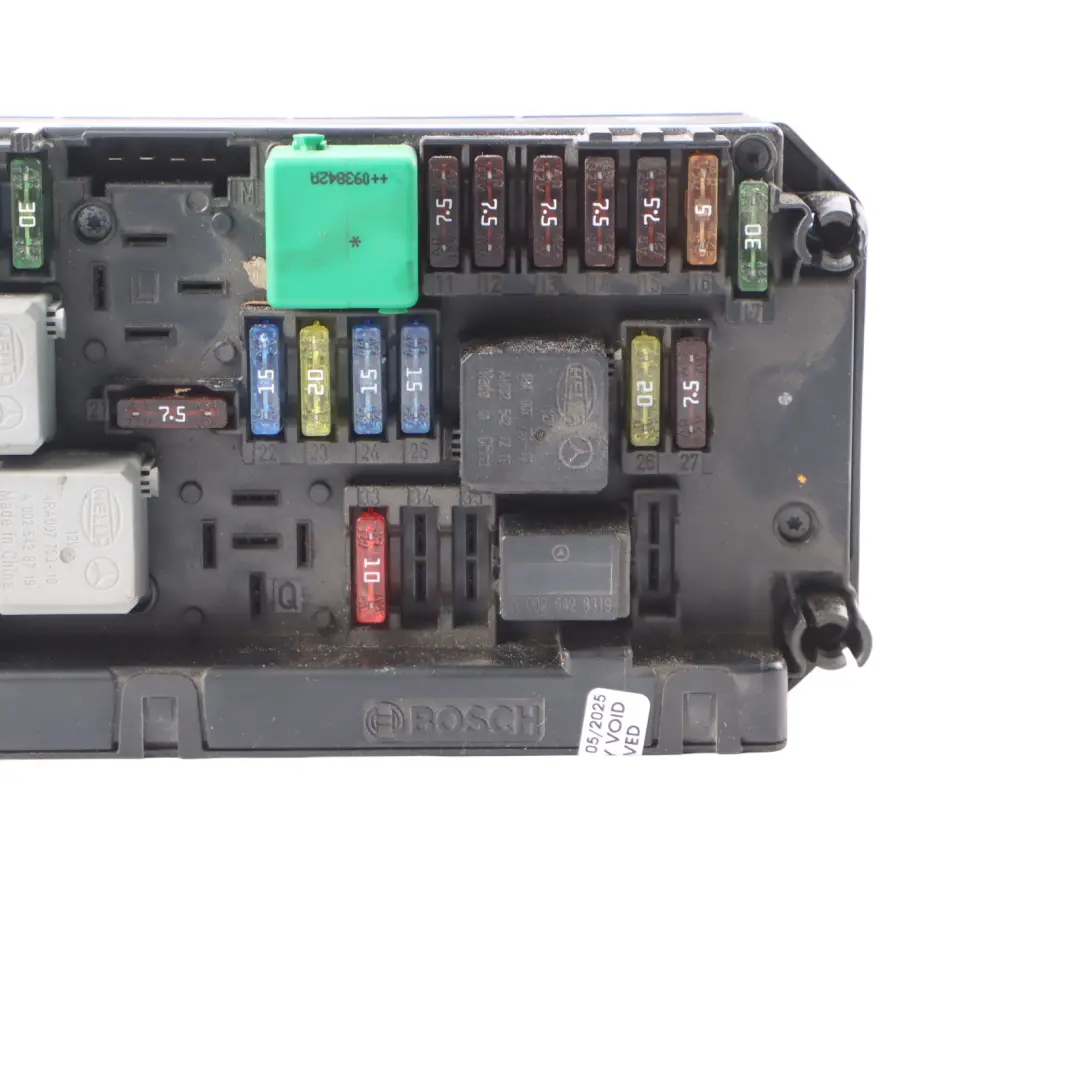 Front SAM Module Fuse Box Unit to Mercedes W204 with Part number A2049005401 Mercedes W204 Front SAM Module Fuse Box Unit - SKU A2049005401 - Part number A2049005401