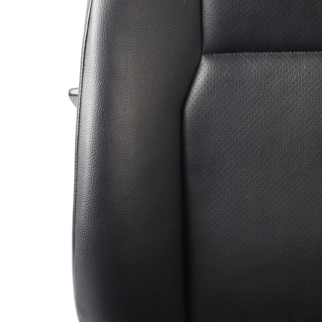 Sedile Anteriore Sinistro Interno Finta Pelle Nero per Mercedes W204 con numero di parte A2049100747 Mercedes W204 Sedile Anteriore Sinistro Interno Finta Pelle Nero - SKU A2049100747-1 - Numero di parte A2049100747