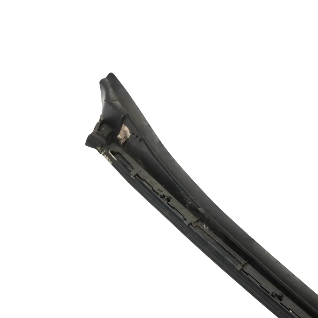 Davanzale Anteriore Paravento Davanzale per Mercedes W205 con numero di parte A2056900262 Mercedes W205 Davanzale Anteriore Paravento Davanzale - SKU A2056900262 - Numero di parte A2056900262