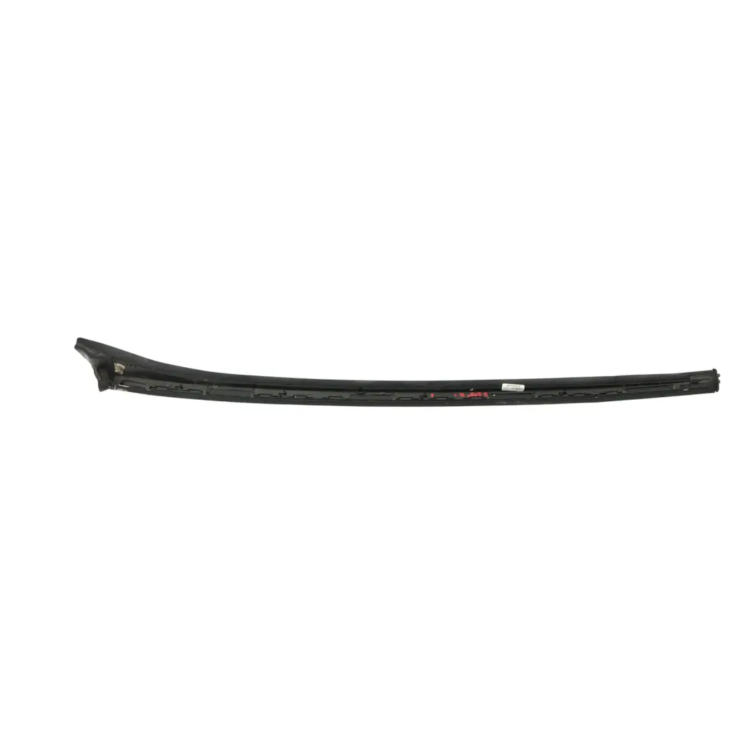 Mercedes W205 Ventana Delantera Wind Screen Trim Sill - SKU A2056900262 - Número de pieza A2056900262