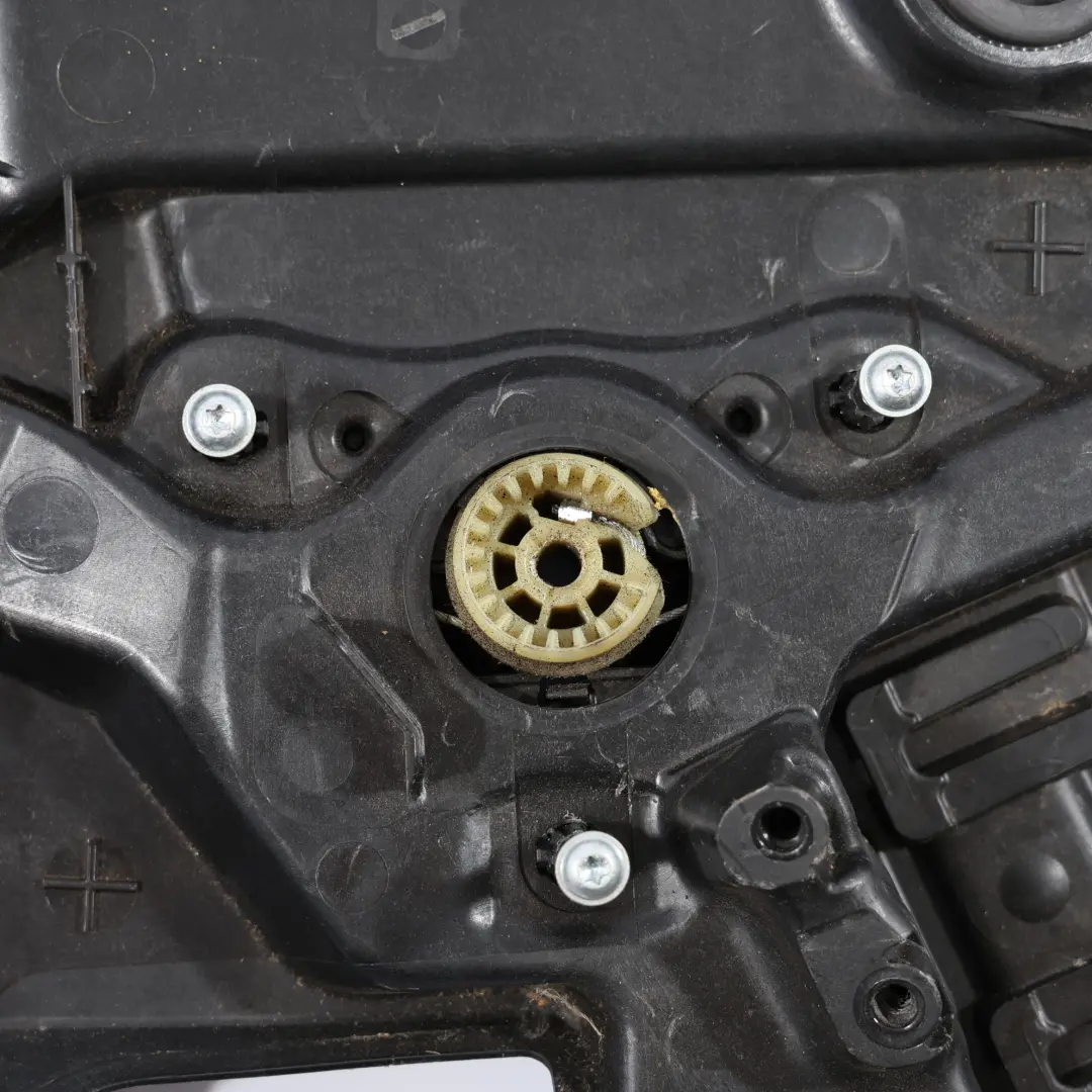 Mercedes W205 Pannello Alzacristalli Posteriore Sinistro - SKU A2057307901 - Numero di parte A2057307901