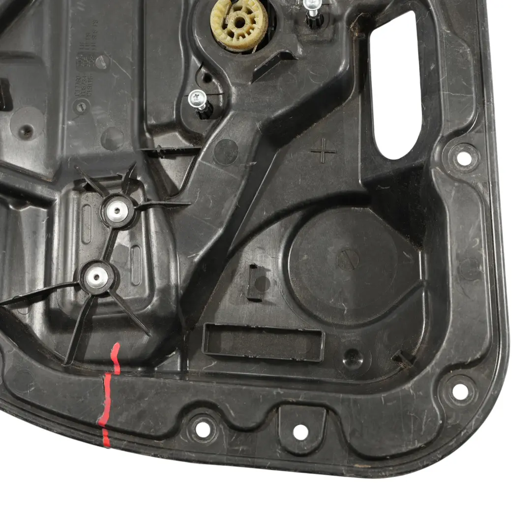 Pannello Alzacristalli Posteriore Sinistro per Mercedes W205 con numero di parte A2057307901 Mercedes W205 Pannello Alzacristalli Posteriore Sinistro - SKU A2057307901 - Numero di parte A2057307901